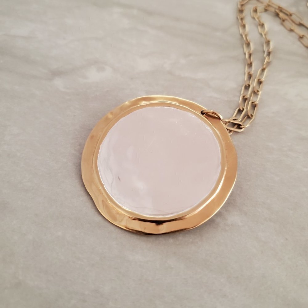 ✨ Stella and Dot Gold Silver Hammared Agate Distressed Pendant Necklace ✨ - Picture 8 of 10